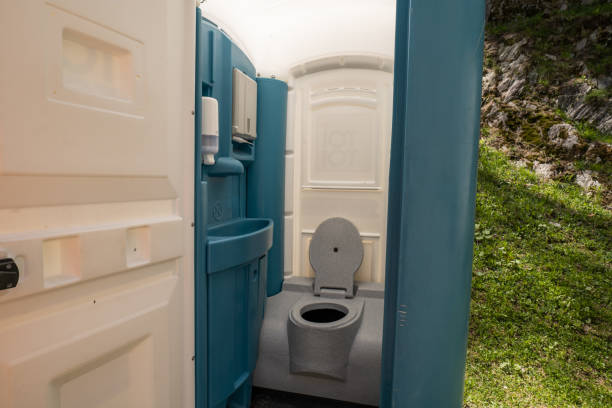 Best Portable restroom trailer rental  in Conneaut, OH